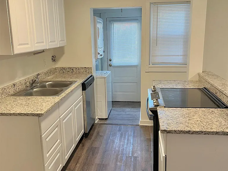 1711 Valley Ave #A — Photo 10