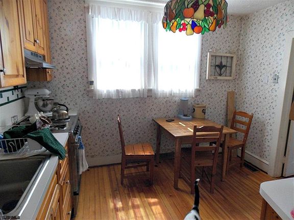 4th image of 228 Ocean Ave
