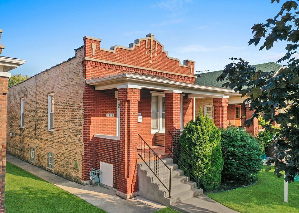 1st image of 1615 S 60th Ct