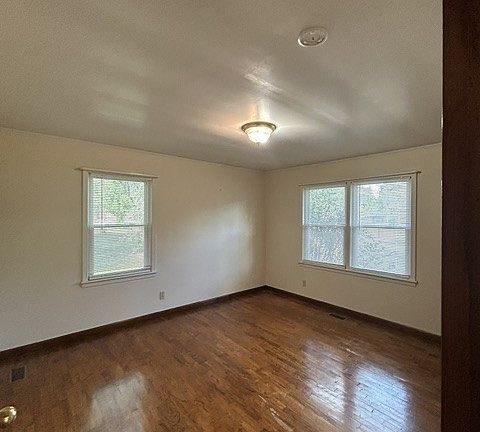 4th image of 819 Murrey Dr