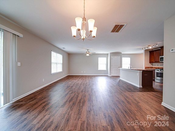 5th image of 9445 Kendall Dr