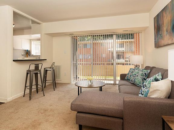 3rd image of 402 Westover Hills Blvd #124278