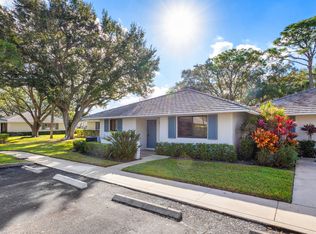 605 Club Dr, Palm Beach Gardens, FL 33418