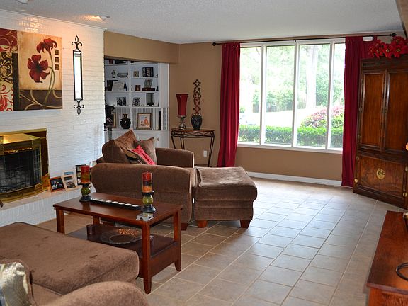 3rd image of 510 Sheffield Dr