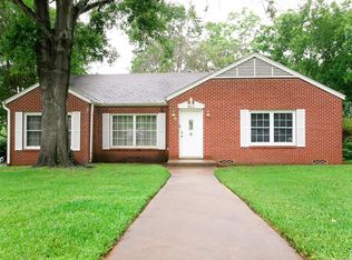 901 Highland Dr, Palestine, TX 75801