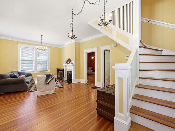 5th image of 211 Barnette Ave