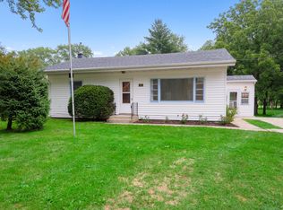 482 Fellows Rd, Genoa City, WI 53128