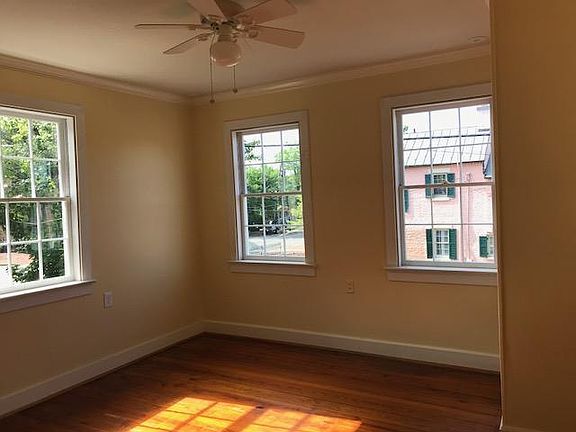 5th image of 305 Wilkes St