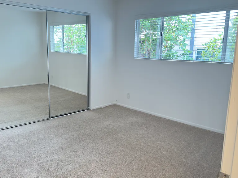1433 Armacost Ave #7 — Photo 10