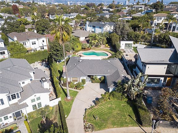 2nd image of 2006 Castle Heights Ave