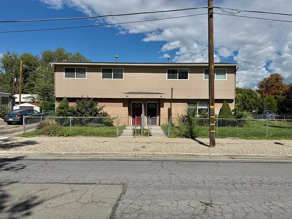 50-52 W Merrimac Ave