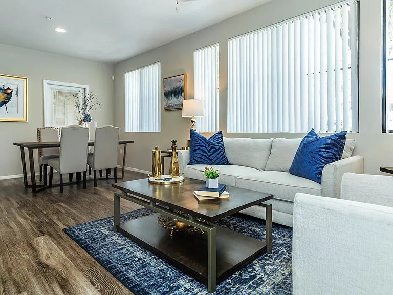 2c2 1140 SQFT 2 Bed 2 Bath