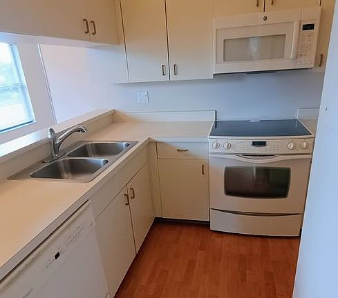 4th image of 13247 Whitehaven Ln #705-33966-705