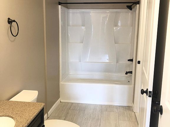 4th image of 716 Zlotkin Cir APT 5