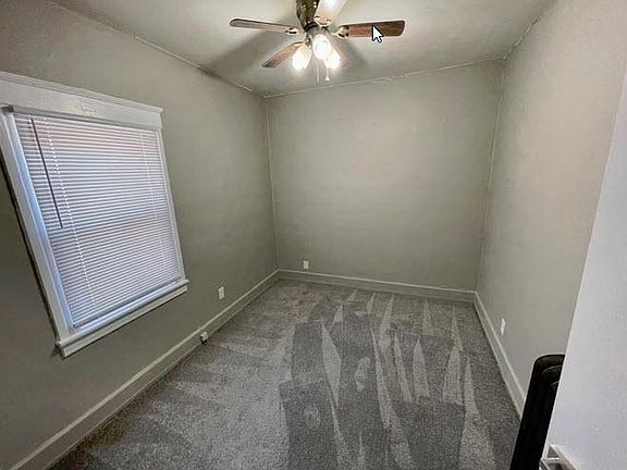 4th image of 902 Oak St