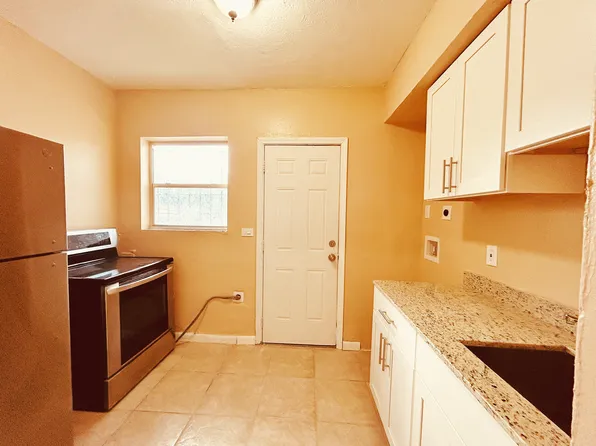 7530 NE 3rd Ave, Miami, FL 33138