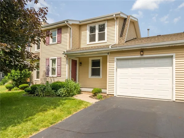 4 Rockhurst Dr, Penfield, NY 14526