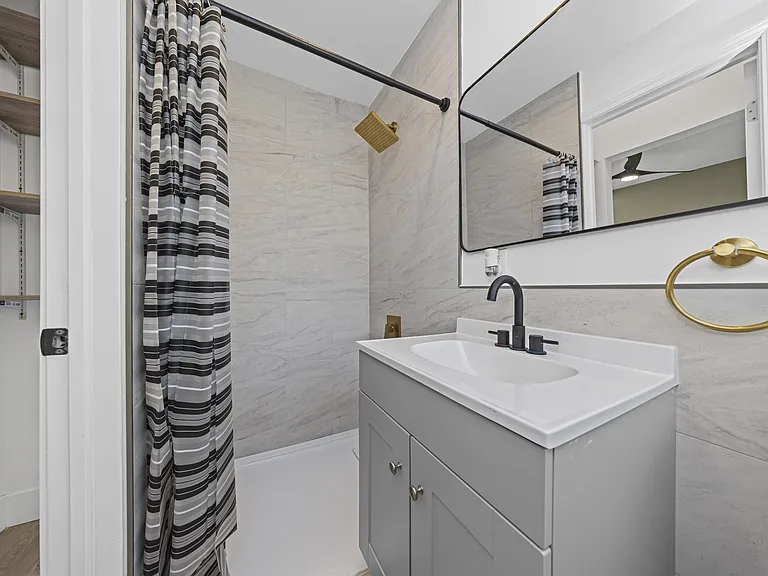 520 Smith St #1 — Photo 8