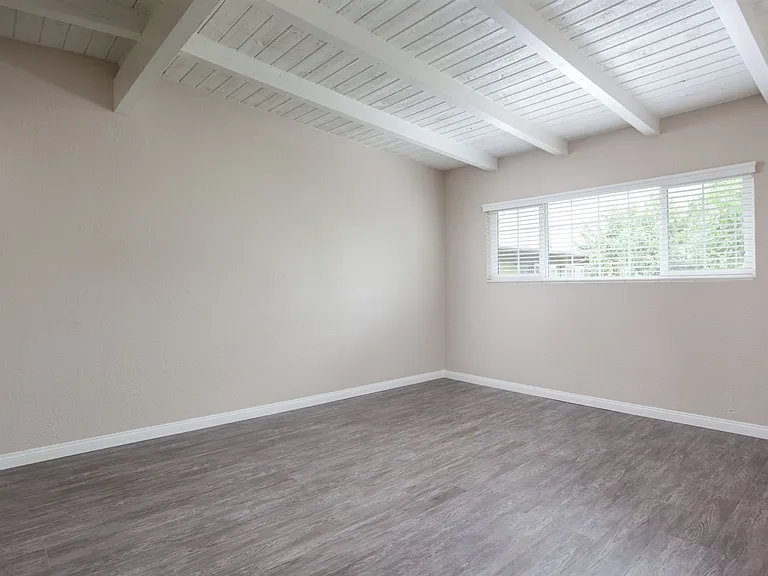 2701 W McFadden Ave — Photo 24