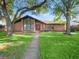 8119 Braesview Ln, Houston, TX 77071
