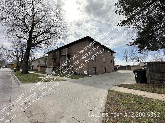 3rd image of 2527 H St #1