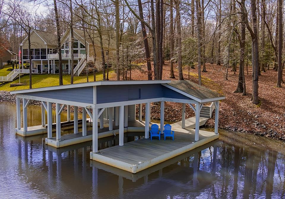 1st image of 136 Weavers Point Dr