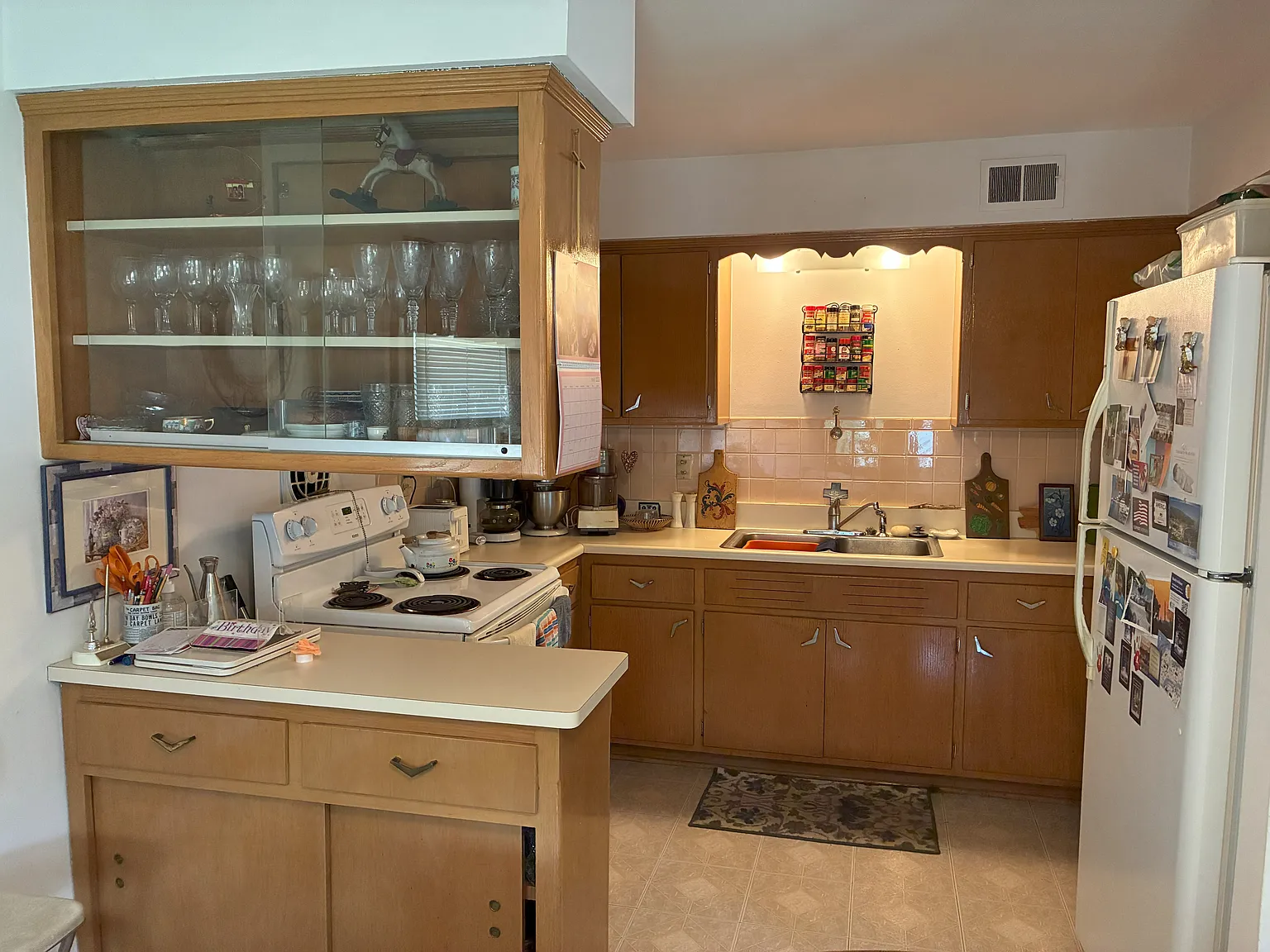 2 bed, 950 sqft, $1,300 — Photo 2