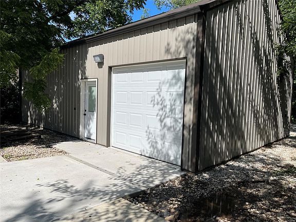 2nd image of 1502 S Macarthur Ave