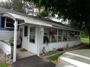 17 Willow Cir, Brimfield, MA 01010