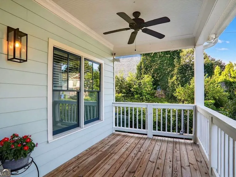 1170 Moton Ave SW — Photo 2