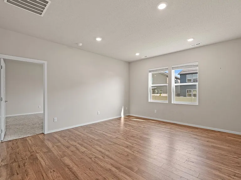 5507 W Georgetown Ln — Photo 8