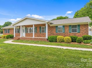 2430 Old Cedarwood Dr NW, Concord, NC 28027