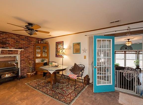 4th image of 262 Creek View Ln