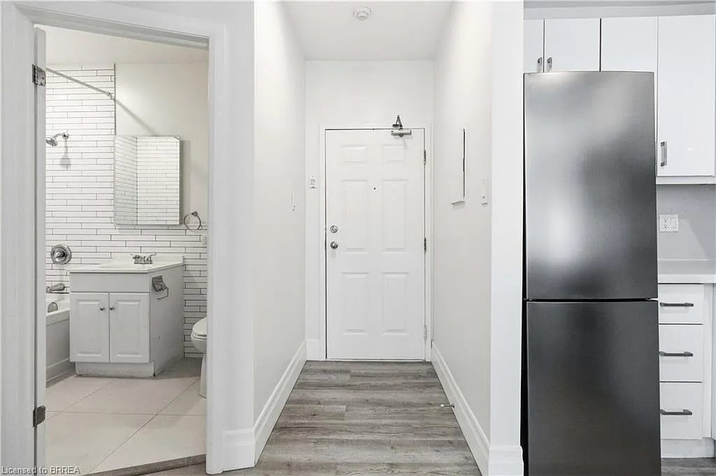 1 bed, 1.0 bath, 702 sqft, $1,475 — Photo 3