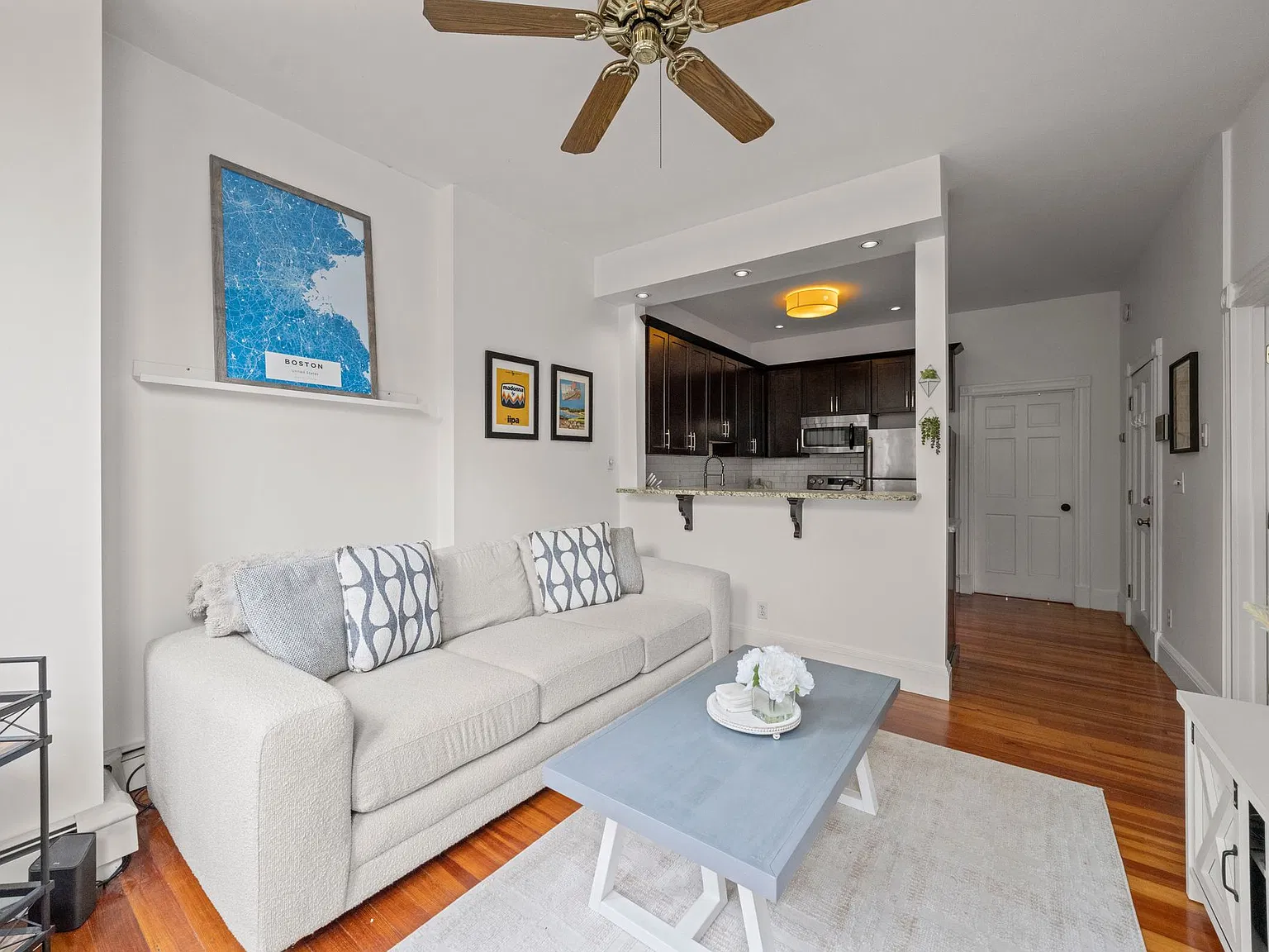 1 bed, 602 sqft, $3,200 — Photo 2