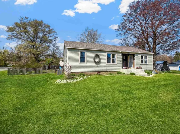 420 46th Ave, Menominee, MI 49858