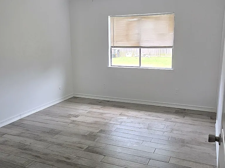 17507 Autumn Hills Dr — Photo 16