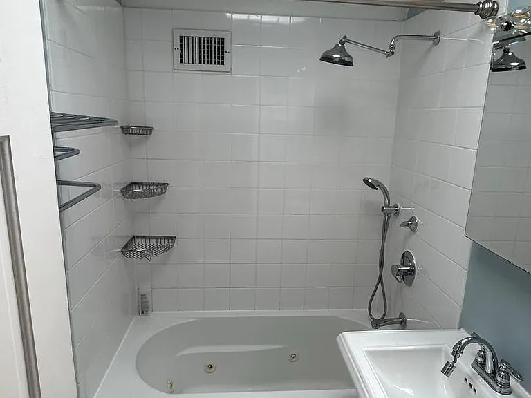 1322 Michigan Ave — Photo 11