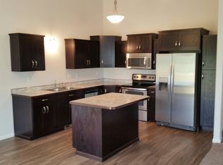 1430 Goldenwood Dr, West Fargo, ND 58078