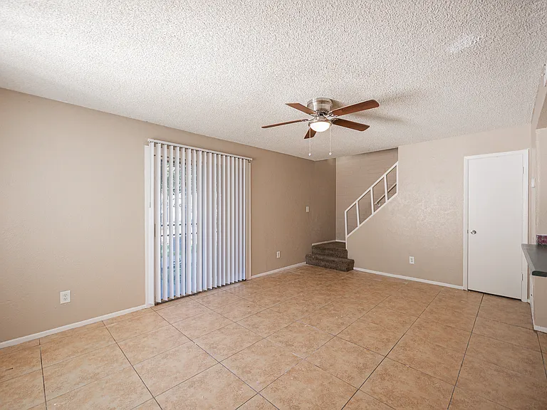 5214 N 42nd Pkwy — Photo 5