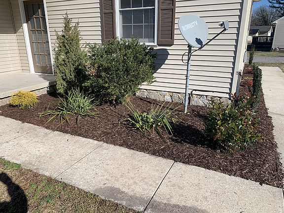 3rd image of 206 Edgeview Dr