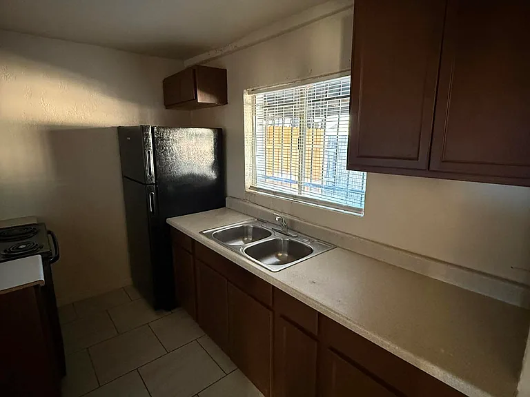 365 W 33rd St #A — Photo 9