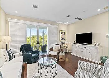 2 bed, 2.5 bath, 1440 sqft, $7,500 — Photo 2