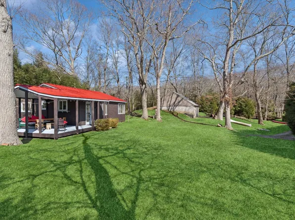 530 Old Stone Hwy, East Hampton, NY 11937