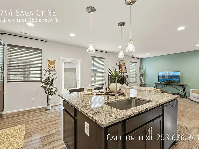 2744 Saga Ct NE — Photo 17