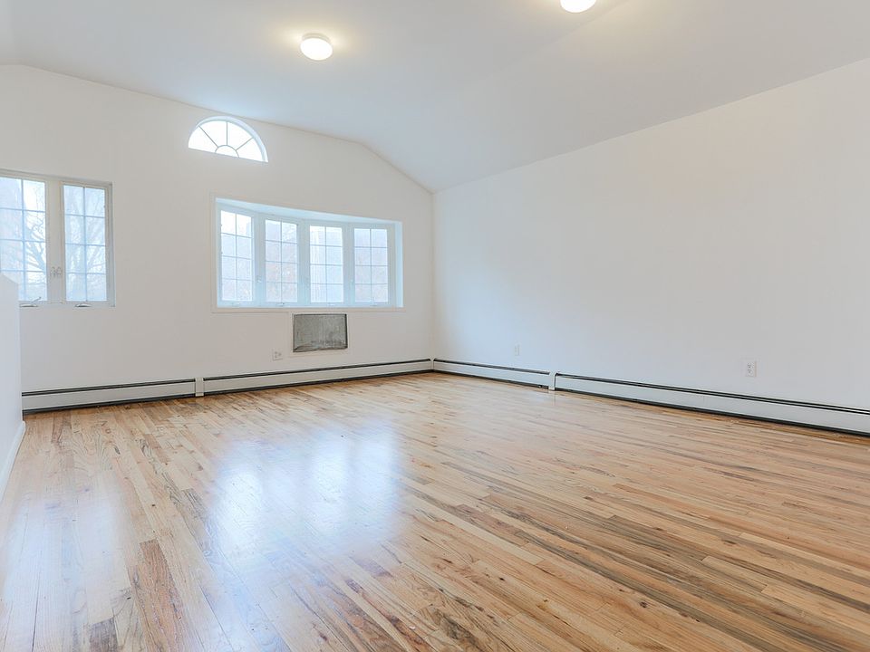 1st image of 968 Myrtle Ave #2