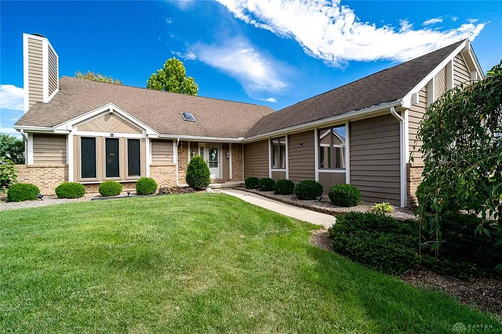 460 Wellington Way photo 1