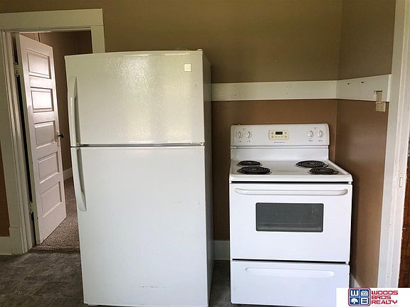 5th image of 1003 N Poplar Ave