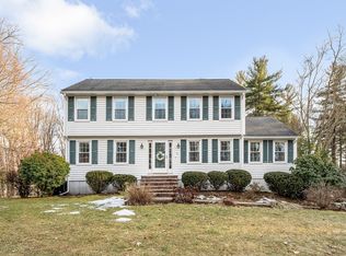 10 Autumn Ln, Chelmsford, MA 01824