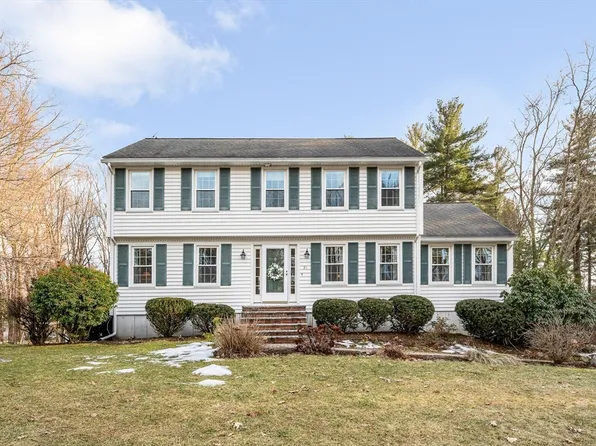 10 Autumn Ln, Chelmsford, MA 01824